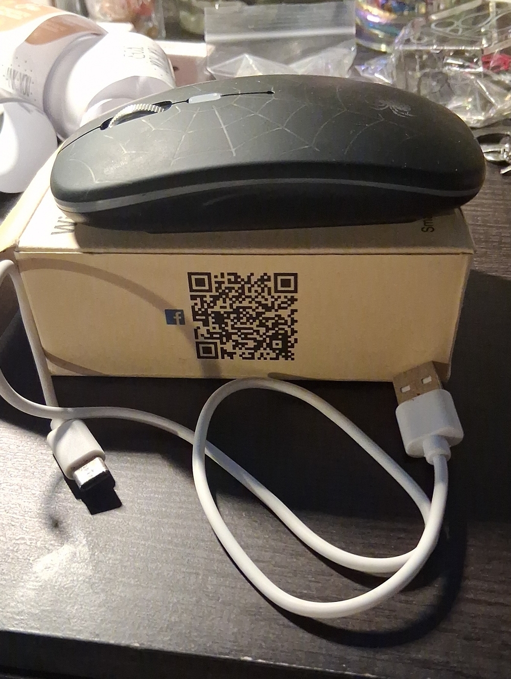 Wireless Black Bluetooth Mouse with USB Charging Cable